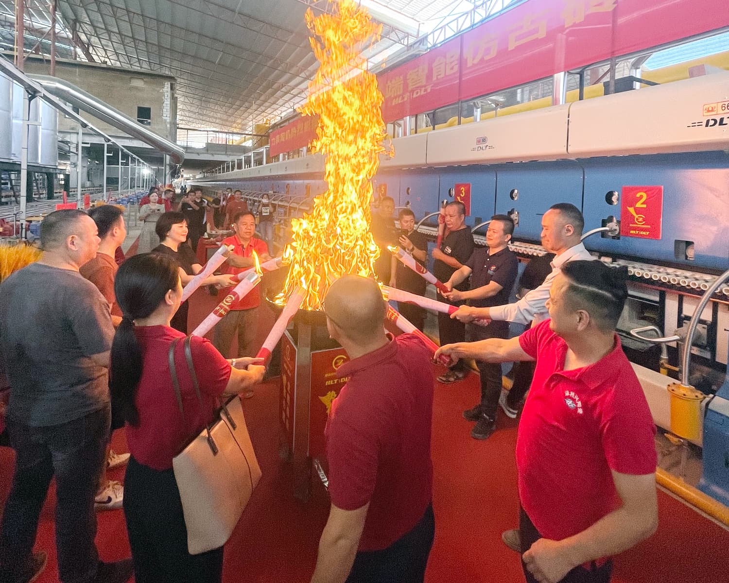 逐“智”前行|辰兴陶瓷高端智能仿古砖整线成功点火