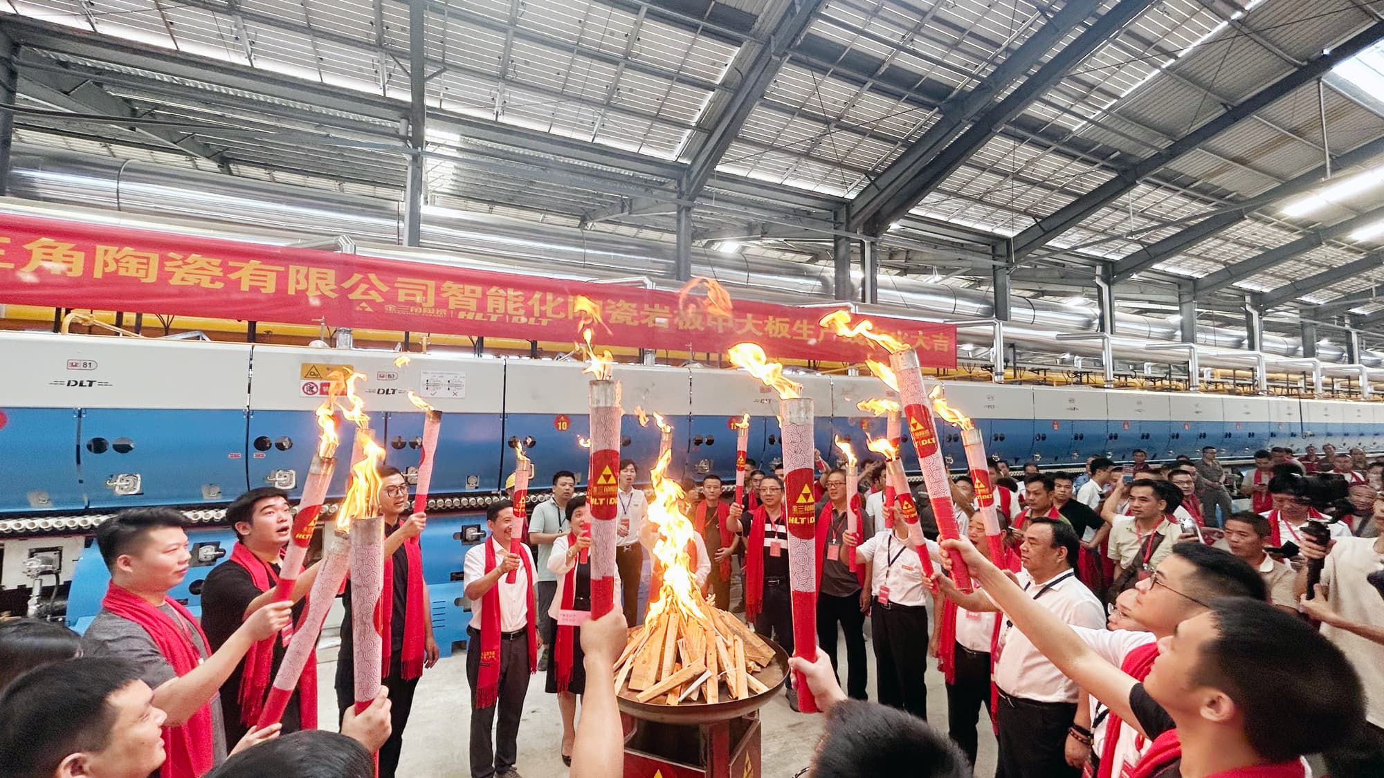 力泰陶机助力金三角陶瓷智能岩板项目再升级